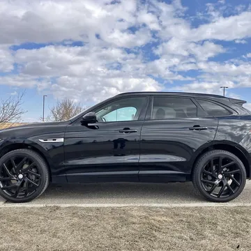 2017 Jaguar F-Pace R-Sport