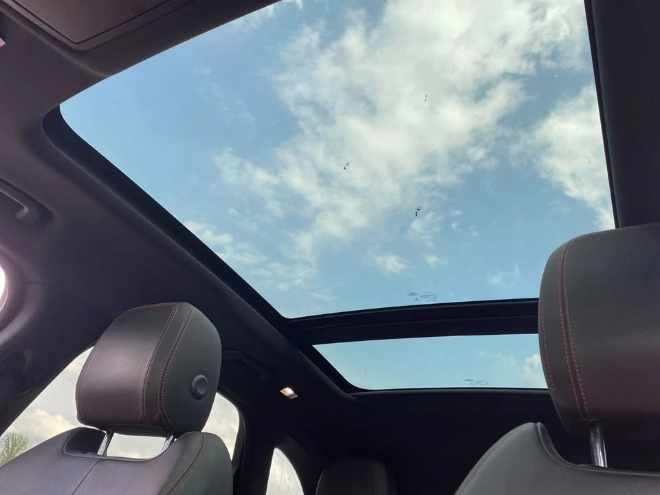 2017 Jaguar F-Pace - Image 10 of 10