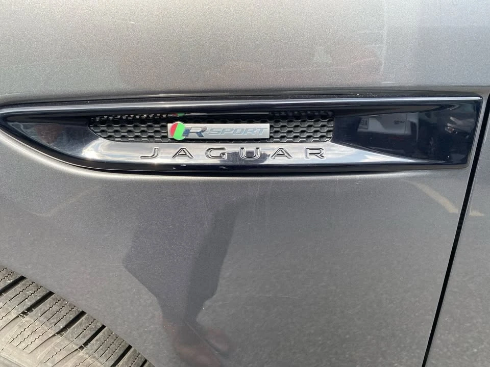 2017 Jaguar F-Pace - Image 6 of 10