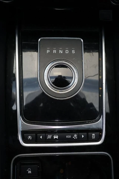 2017 Jaguar F-Pace - Image 16 of 20