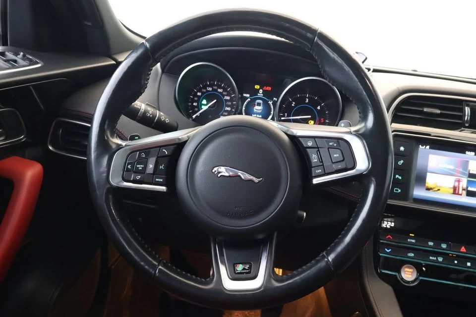 2017 Jaguar F-Pace - Image 8 of 20