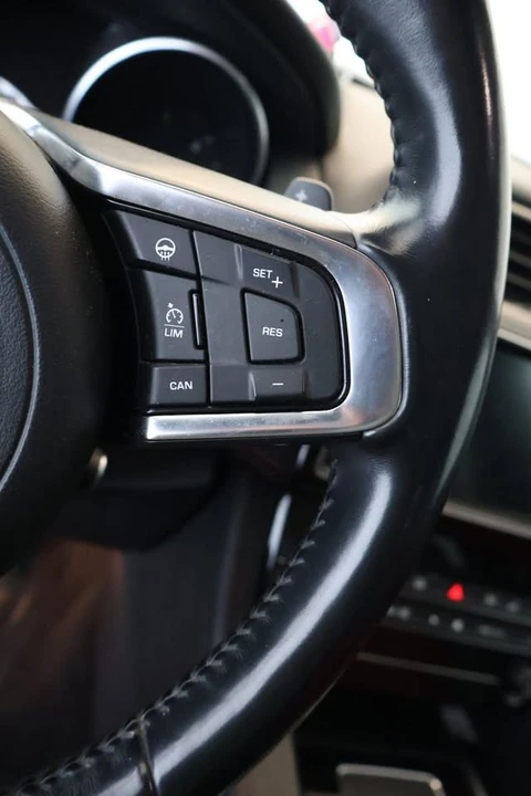 2017 Jaguar F-Pace - Image 10 of 20