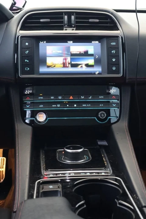 2017 Jaguar F-Pace - Image 13 of 20