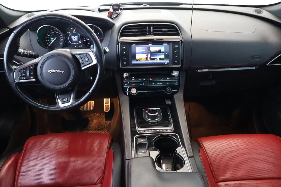 2017 Jaguar F-Pace - Image 7 of 20