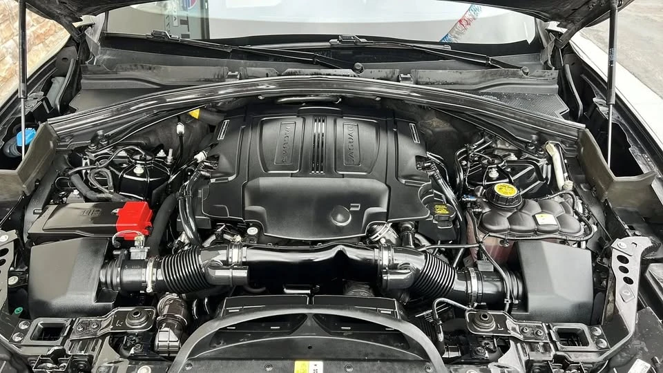 2017 Jaguar F-Pace - Image 13 of 20