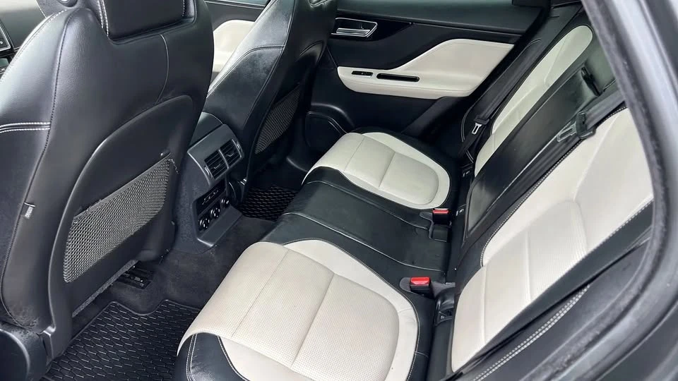 2017 Jaguar F-Pace - Image 5 of 20