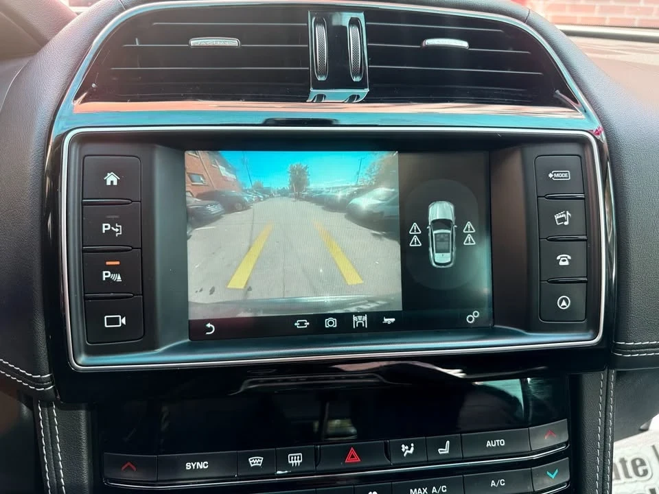2017 Jaguar F-Pace - Image 12 of 18
