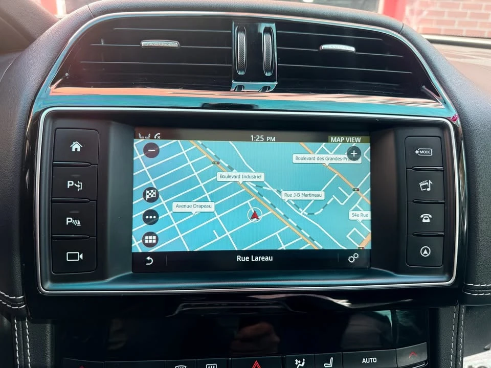 2017 Jaguar F-Pace - Image 11 of 19