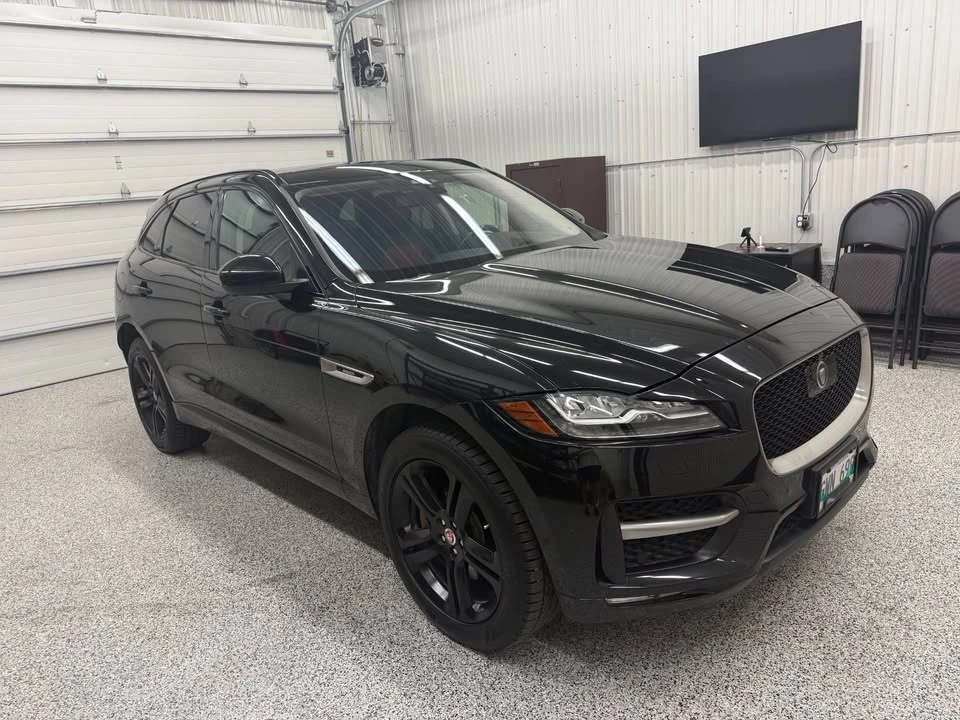 2017 Jaguar F-Pace - Image 3 of 19