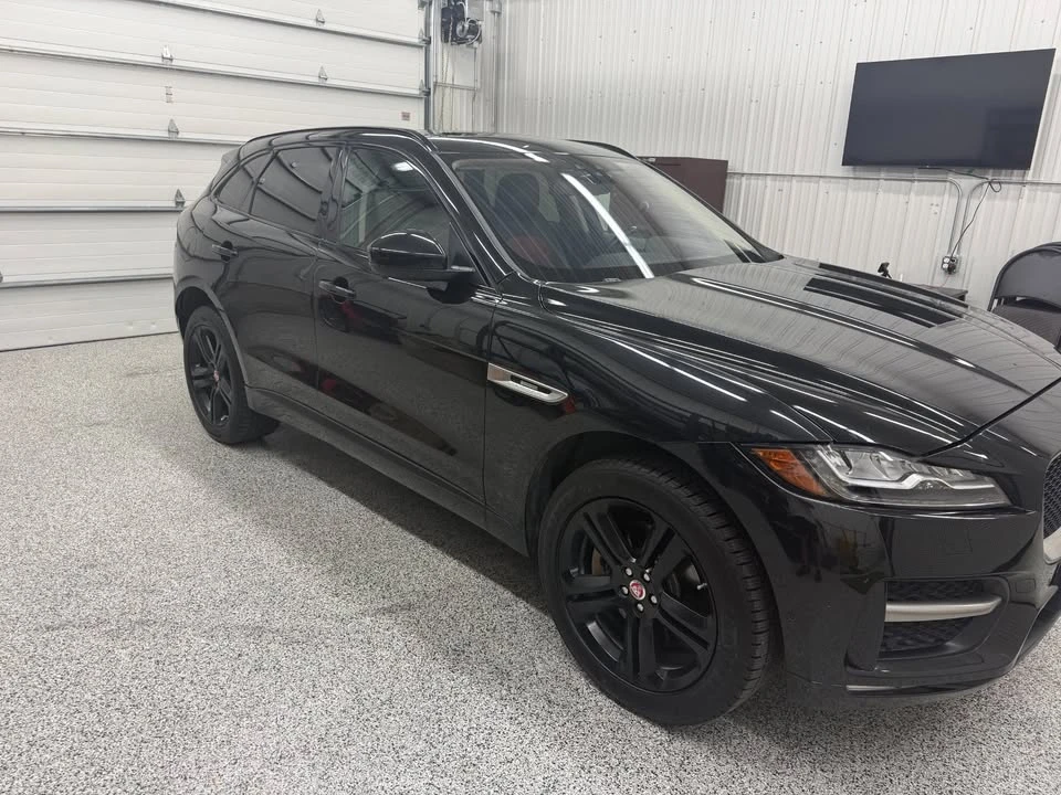 2017 Jaguar F-Pace - Image 4 of 19