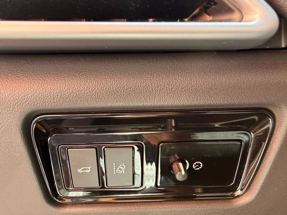 2017 Jaguar F-Pace - Image 16 of 20
