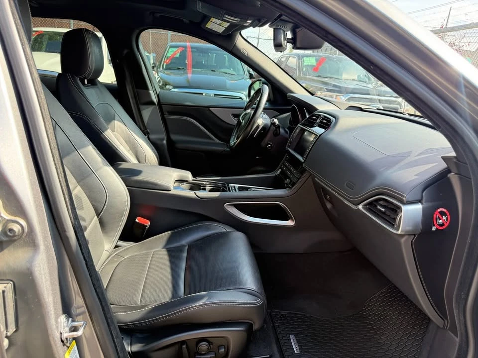 2017 Jaguar F-Pace - Image 18 of 20