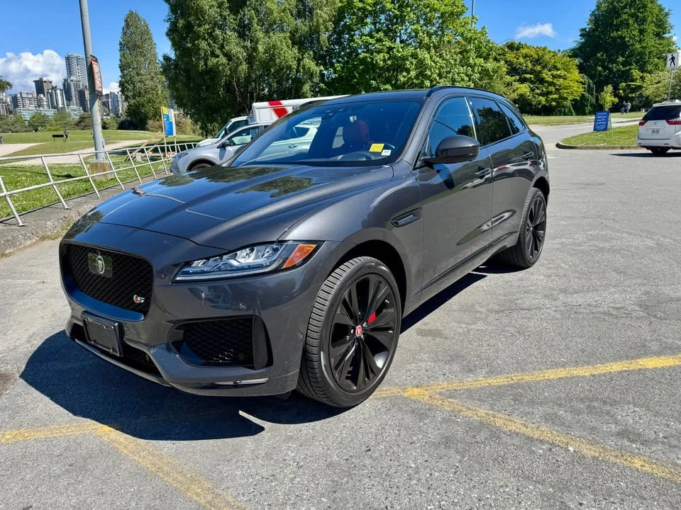 2017 Jaguar F-Pace - Image 3 of 19