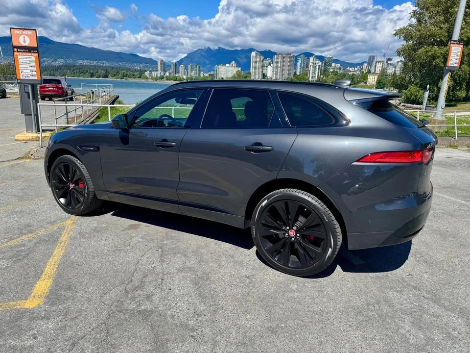 2017 Jaguar F-Pace - Image 8 of 19