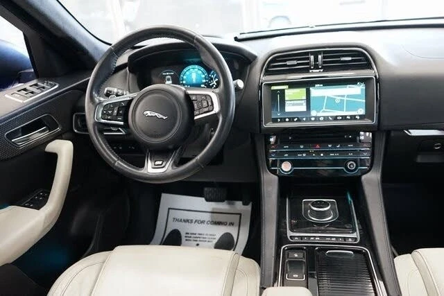 2017 Jaguar F-Pace - Image 8 of 17