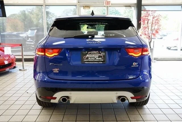 2017 Jaguar F-Pace - Image 10 of 17