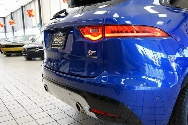 2017 Jaguar F-Pace - Image 11 of 17