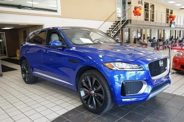 2017 Jaguar F-Pace - Image 14 of 17