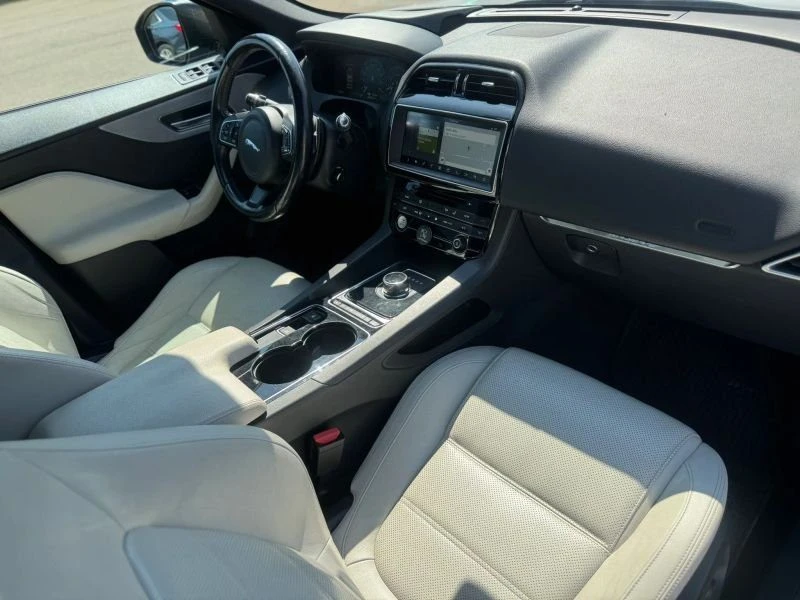 2017 Jaguar F-Pace - Image 16 of 20