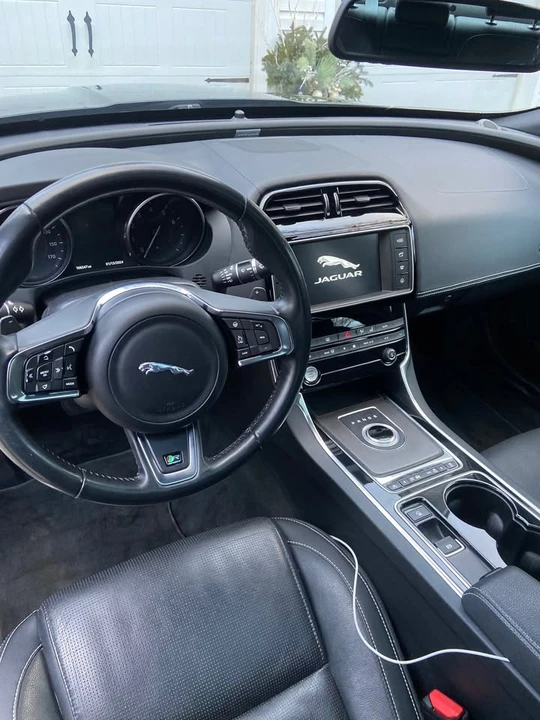 2017 Jaguar XE - Image 2 of 3