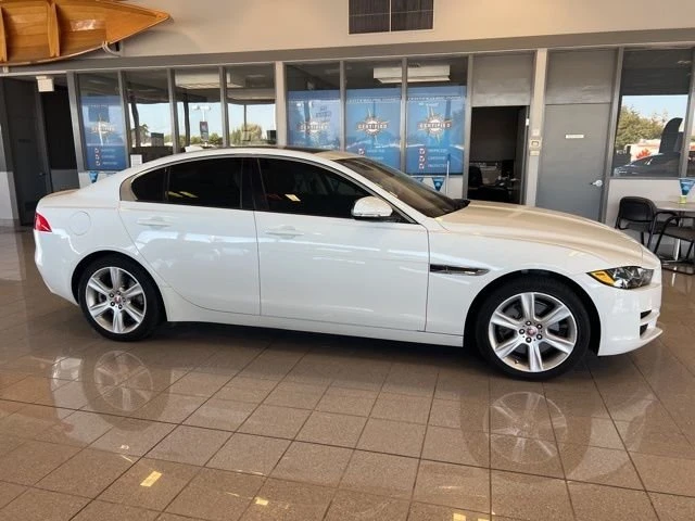 2017 Jaguar XE - Image 4 of 20