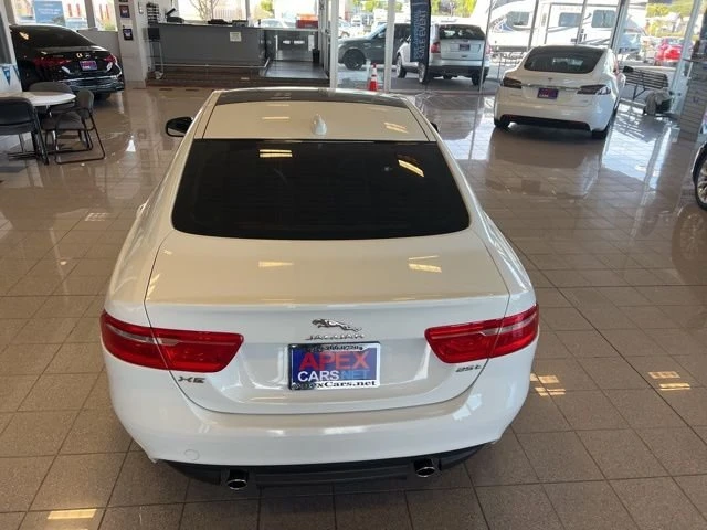 2017 Jaguar XE - Image 9 of 20
