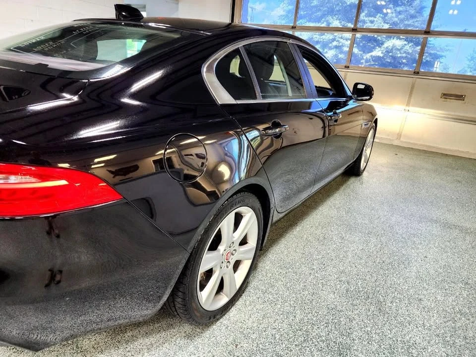 2017 Jaguar XE - Image 7 of 15
