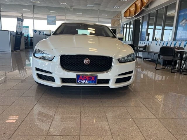 2017 Jaguar XE - Image 17 of 20