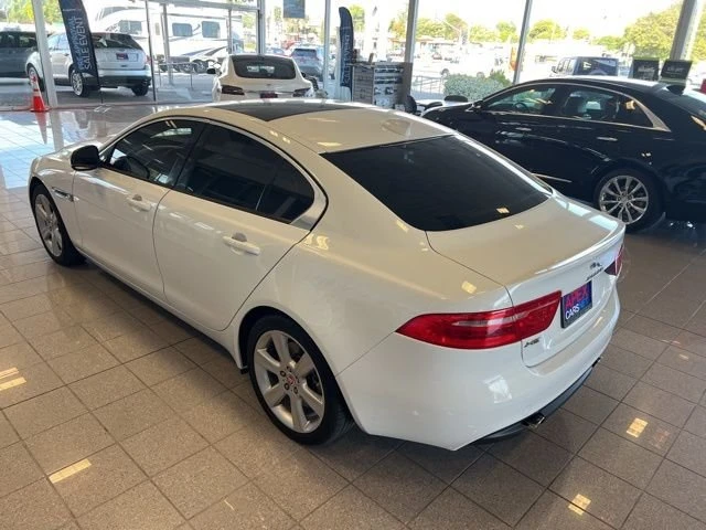 2017 Jaguar XE - Image 11 of 20