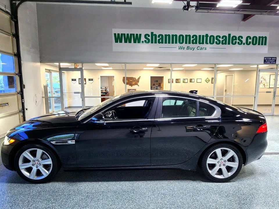 2017 Jaguar XE - Image 11 of 15