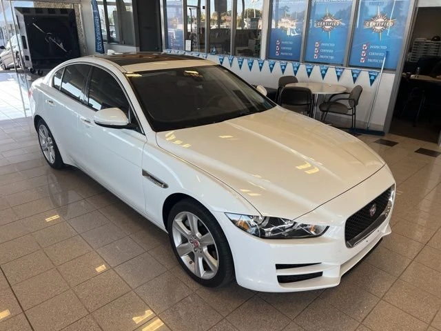 2017 Jaguar XE - Image 2 of 20