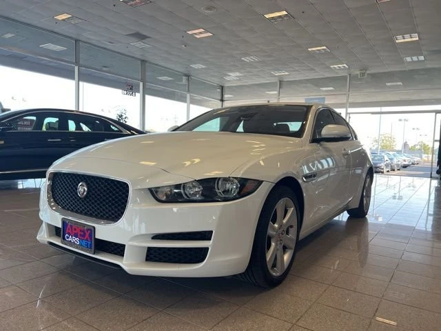 2017 Jaguar XE - Image 16 of 20