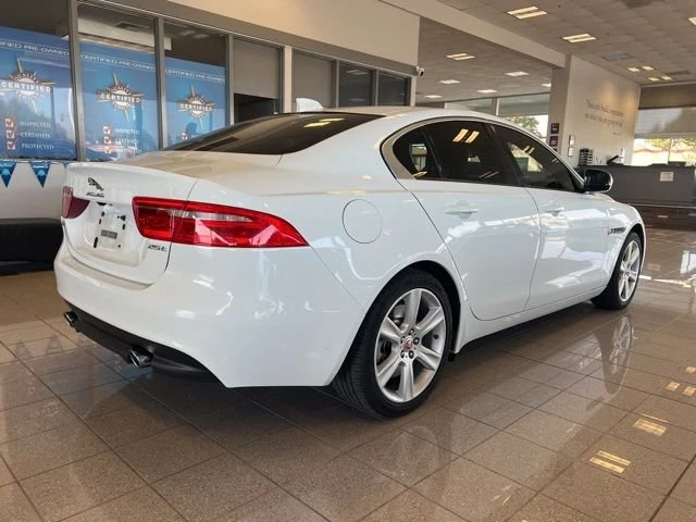 2017 Jaguar XE - Image 5 of 20