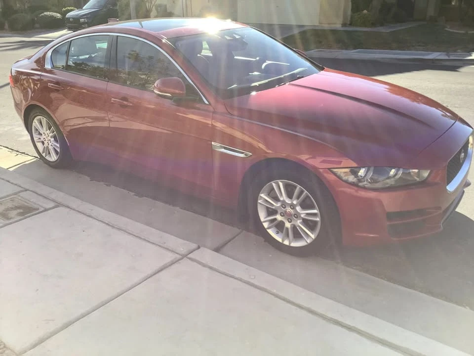 2017 Jaguar XE - Image 2 of 19
