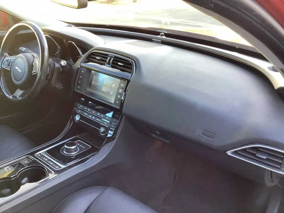 2017 Jaguar XE - Image 15 of 19