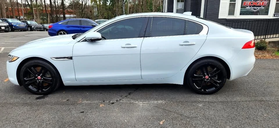 2017 Jaguar XE - Image 4 of 20