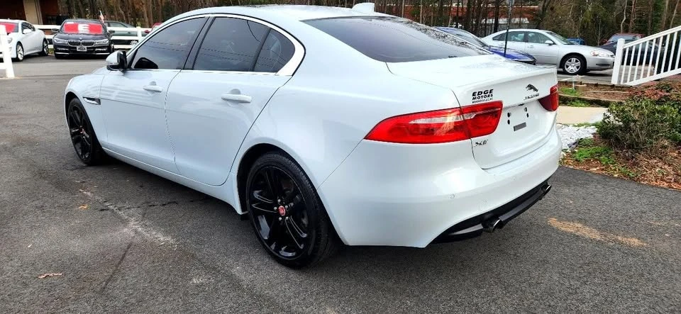 2017 Jaguar XE - Image 5 of 20