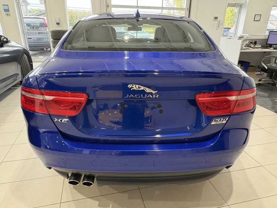 2017 Jaguar XE - Image 18 of 20