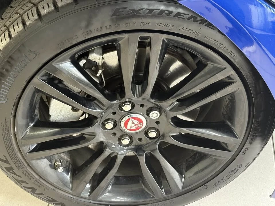 2017 Jaguar XE - Image 14 of 20