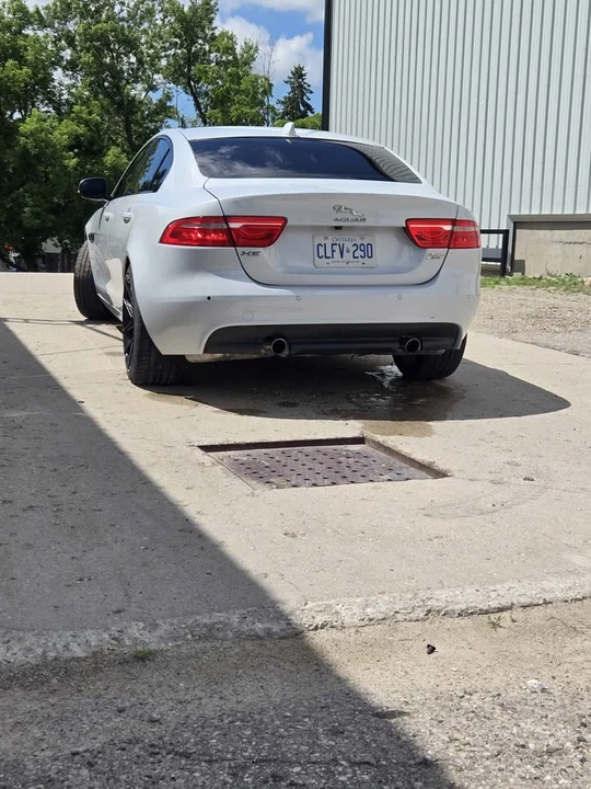 2017 Jaguar XE - Image 3 of 10