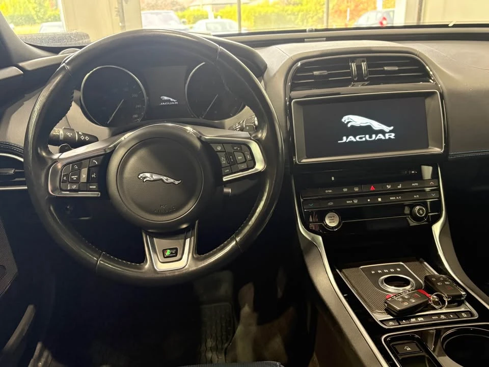 2017 Jaguar XE - Image 13 of 20