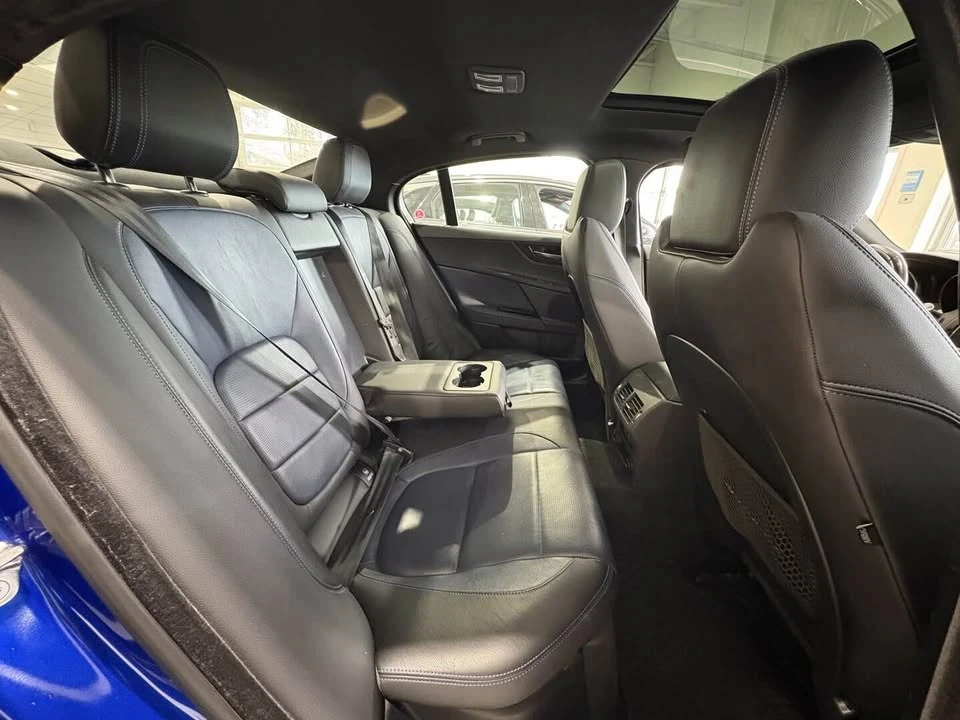 2017 Jaguar XE - Image 11 of 20