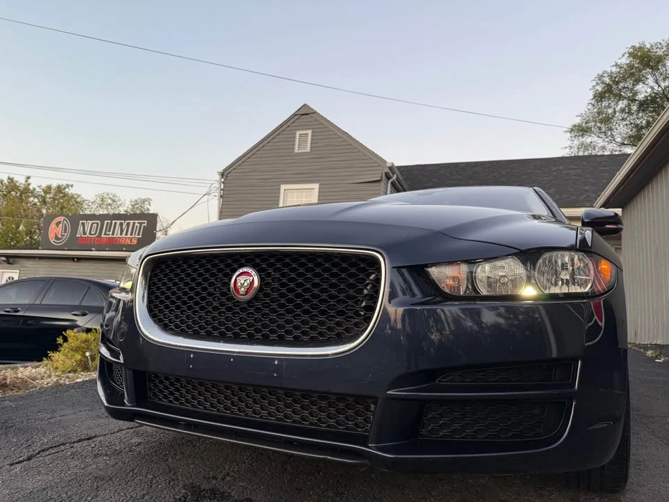 2017 Jaguar XE - Image 4 of 20