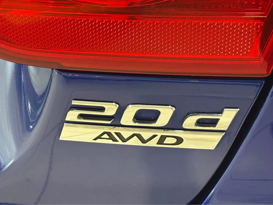 2017 Jaguar XE - Image 8 of 20