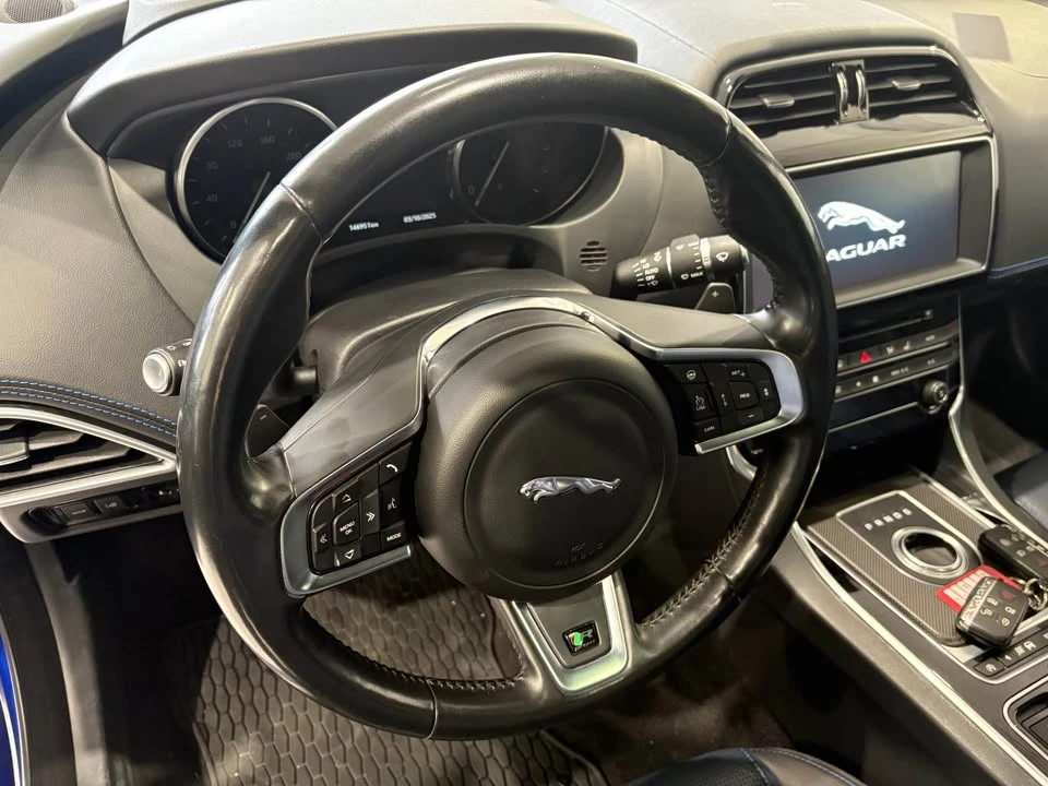 2017 Jaguar XE - Image 17 of 20