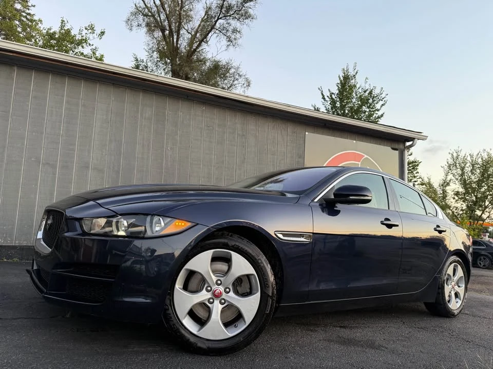 2017 Jaguar XE - Image 8 of 20