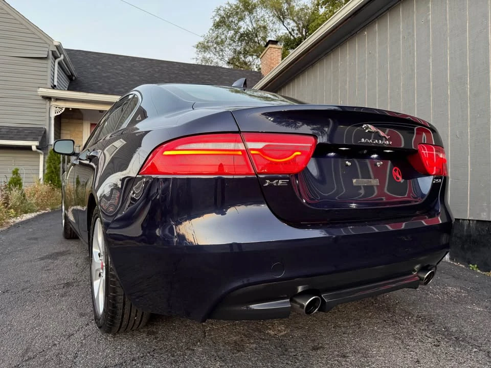 2017 Jaguar XE - Image 9 of 20