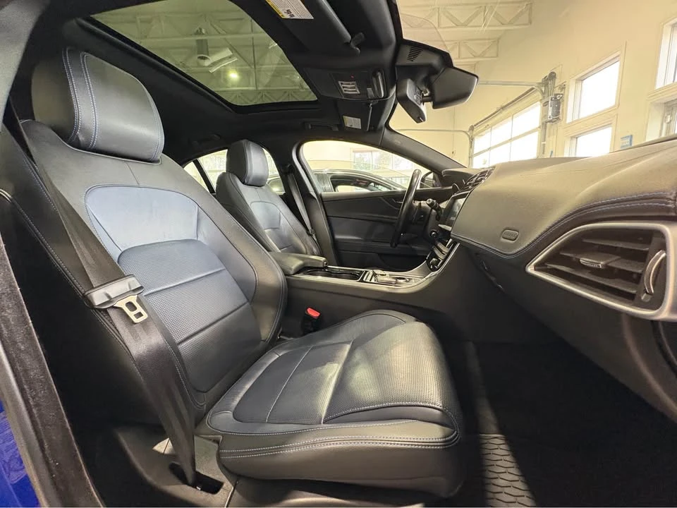 2017 Jaguar XE - Image 14 of 20