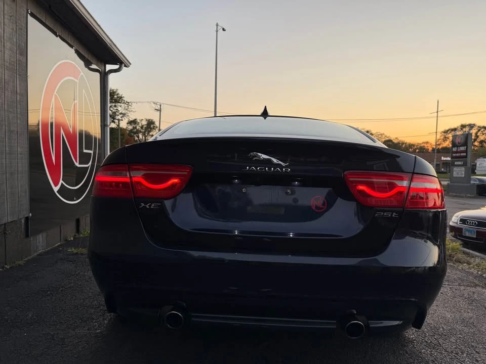 2017 Jaguar XE - Image 3 of 20
