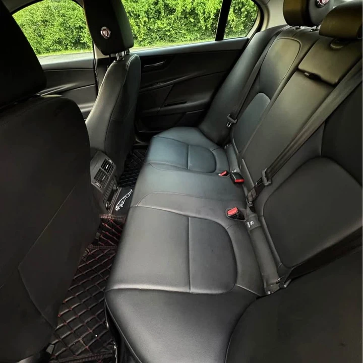 2017 Jaguar XE - Image 7 of 9